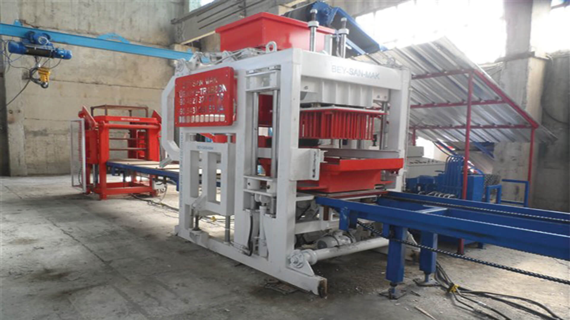 Станок для производства шлакоблоков Automatic-Block-_Making-Machine.jpg