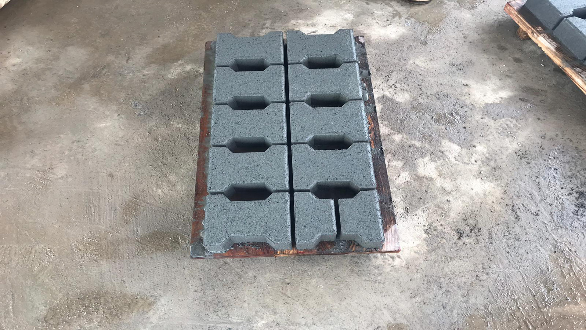 Ready-Concrete-Paving-Blocks.jpg