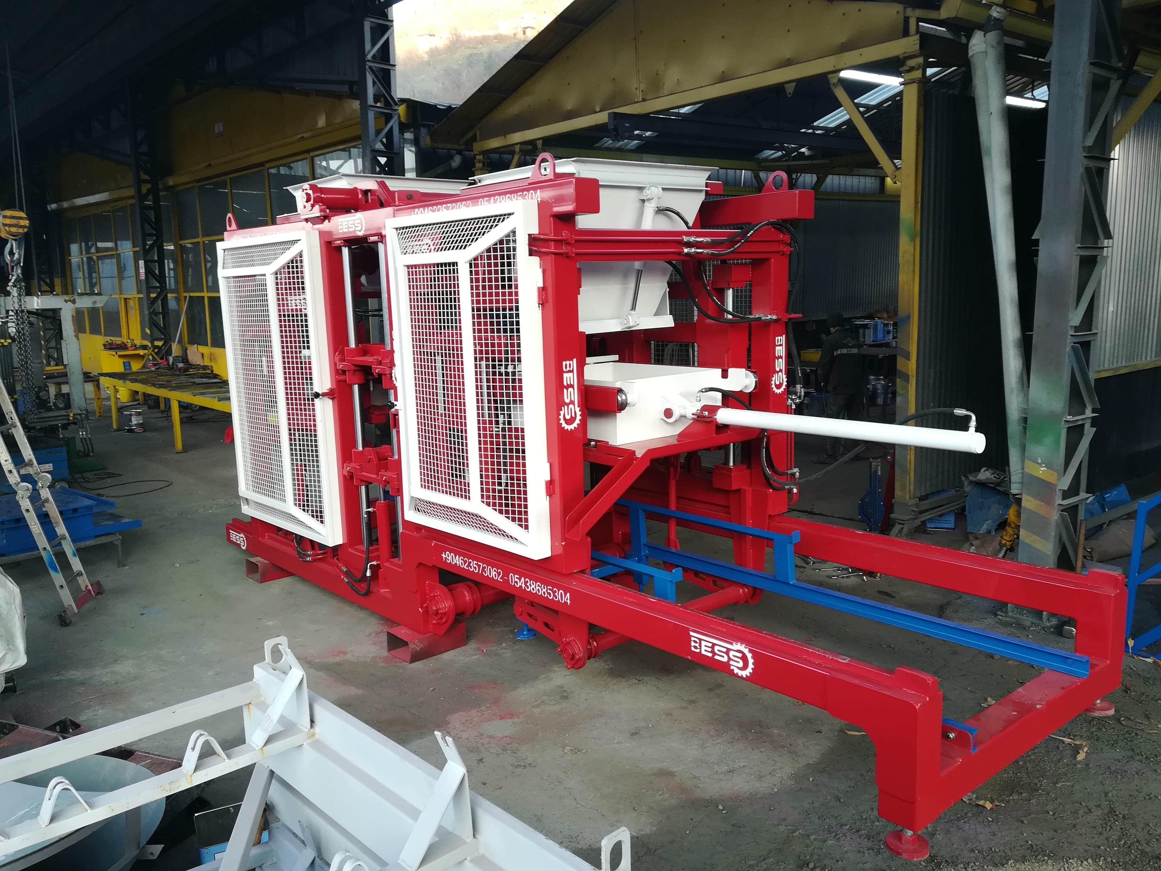 Станок для производства бетонных блоков с высоким качеством concrete-paving-block-machine-with-double-hoppers-min.jpg