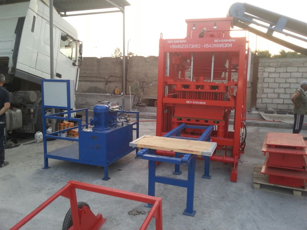 Продажа станков для производства шлакоблоков concrete_block_machine_for_sale.jpg